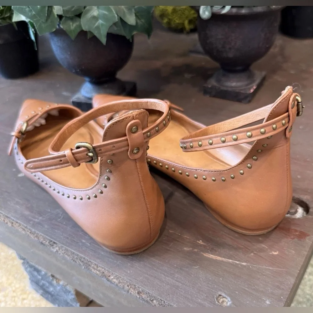 Coach Jody Tan Leather Studded Pointed Toe Flats Ankle Strap Women’s Size 8.5 - Picture 2 of 7